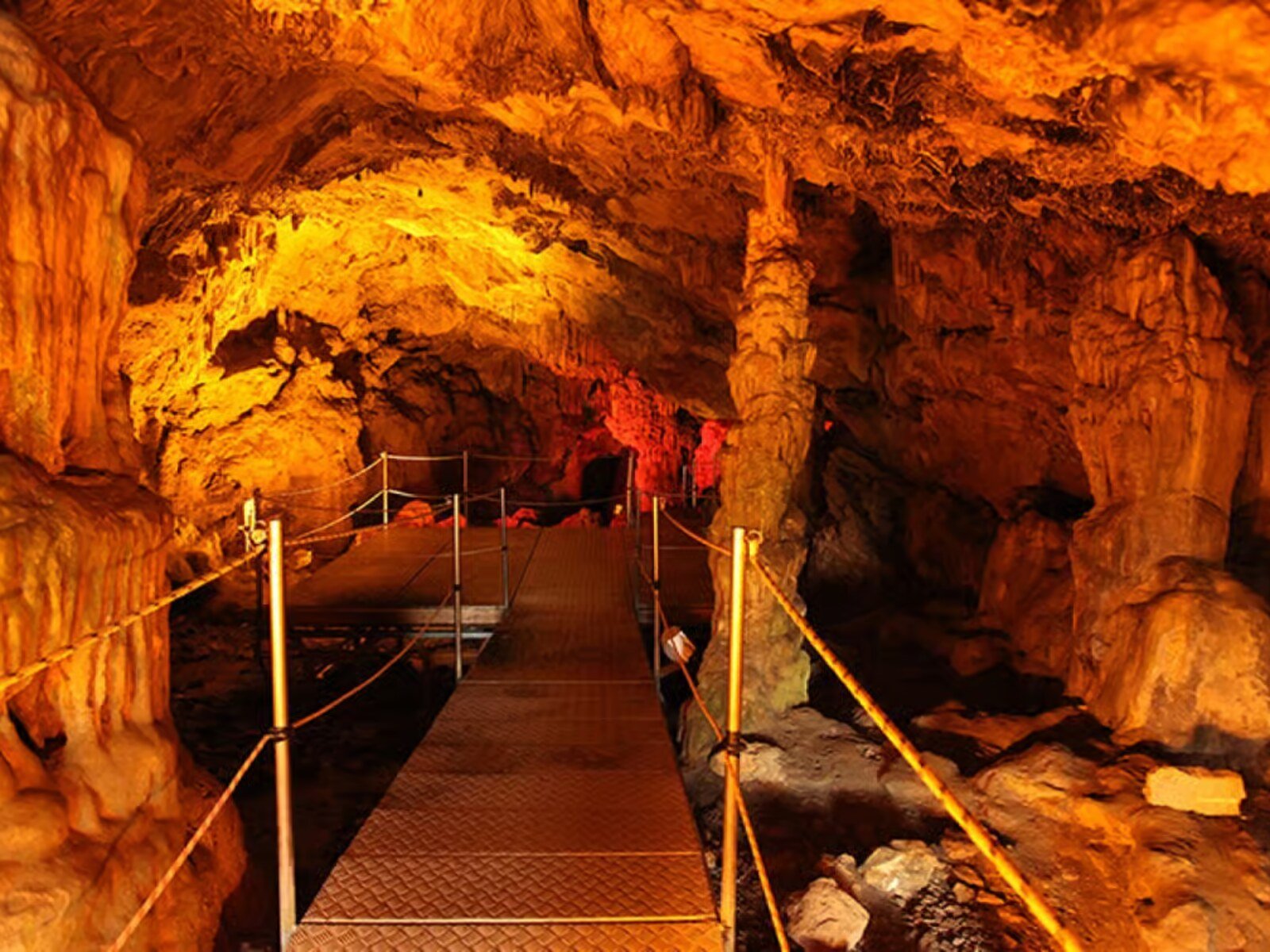 Sfendoni Cave Sea Angel Travel Chania Crete van transfer 02